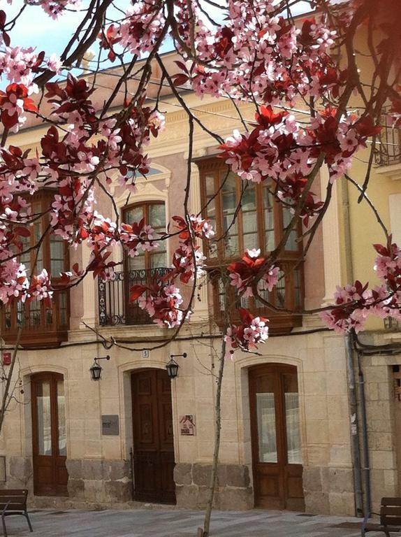 Emebed Posada Castrojeriz Bagian luar foto